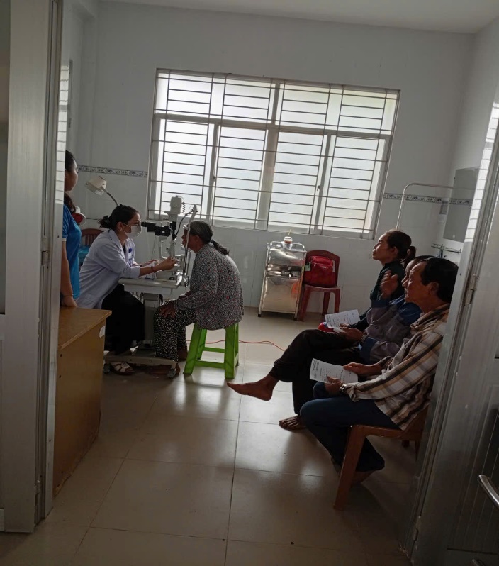 KHÁM VÀ TƯ VẤN MIỄN PHÍ 
CÁC BỆNH VỀ MẮT CHO NGƯỜI DÂN 
TRÊN ĐỊA BÀN XÃ THỚI THUẬN
