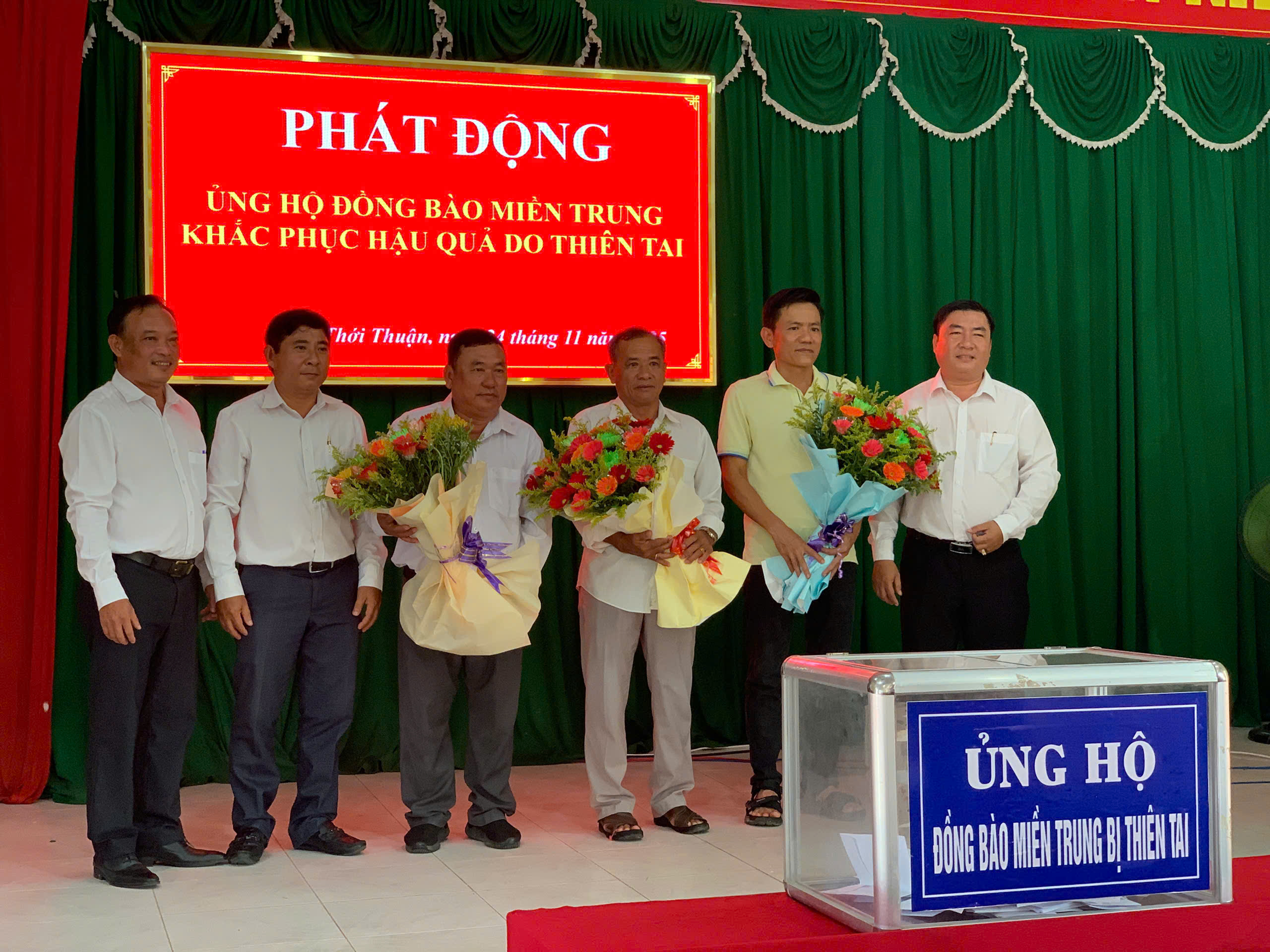 XÃ THỚI THUẬN PHÁT ĐỘNG ỦNG HỘ ĐỒNG BÀO MIỀN TRUNG KHẮC PHỤC HẬU QUẢ DO THIÊN TAI